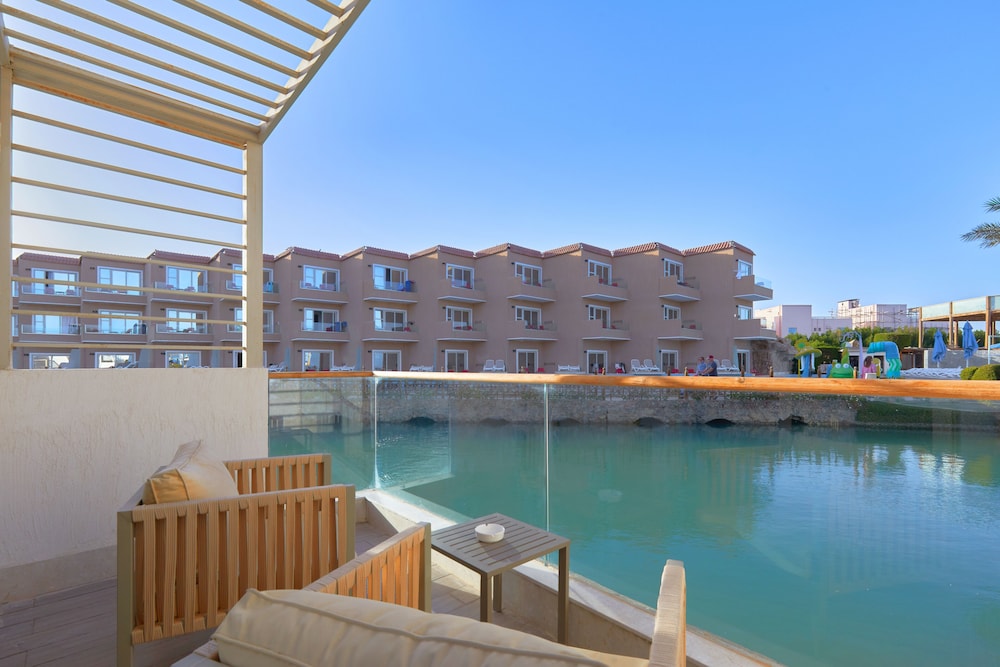 Bellagio Beach Resort — Hotel building in Hurghada, Red Sea