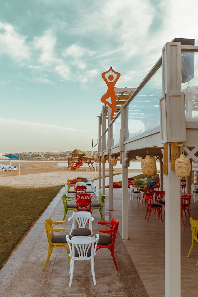 Bellagio Beach Resort — Restaurant & bars in Hurghada, Red Sea
