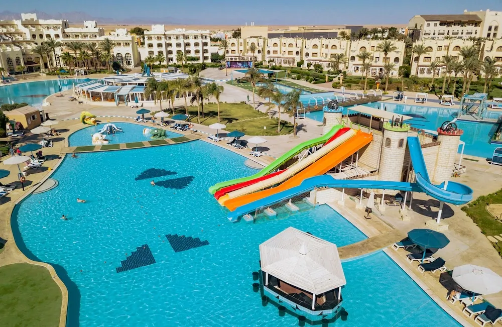 Royal Lagoons Resort & Aqua Park