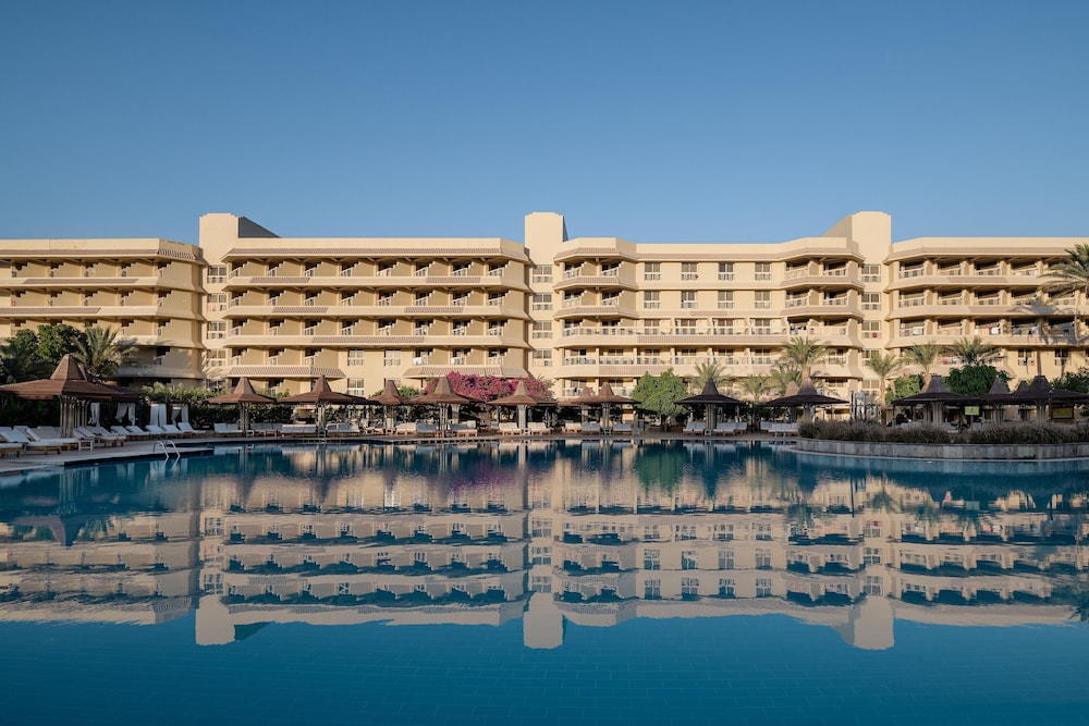 Sindbad Club — Hotel building in Hurghada, Red Sea