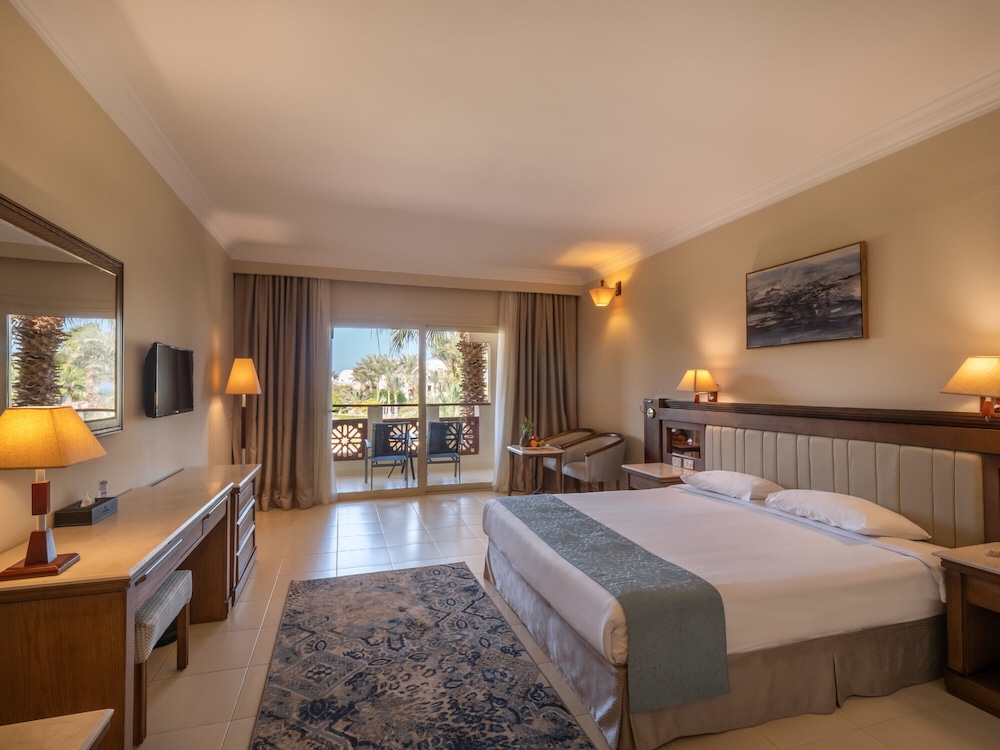 SRNTY Sea Reef - Ex Serenity Alpha Beach — Hotel rooms in Makadi Bay, Red Sea