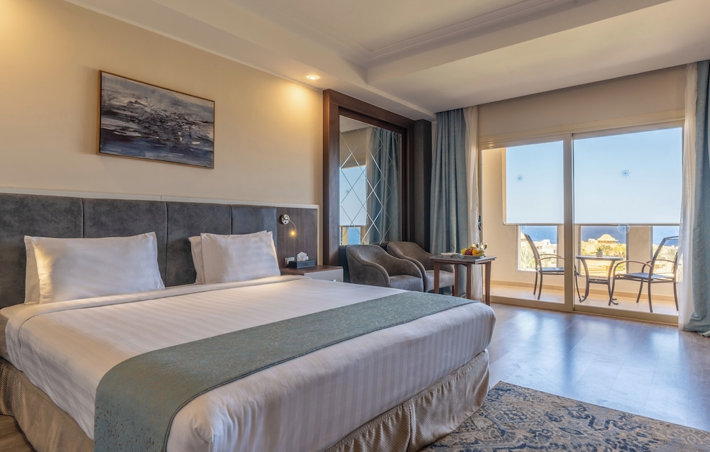 SRNTY Sea Reef - Ex Serenity Alpha Beach — Hotel rooms in Makadi Bay, Red Sea