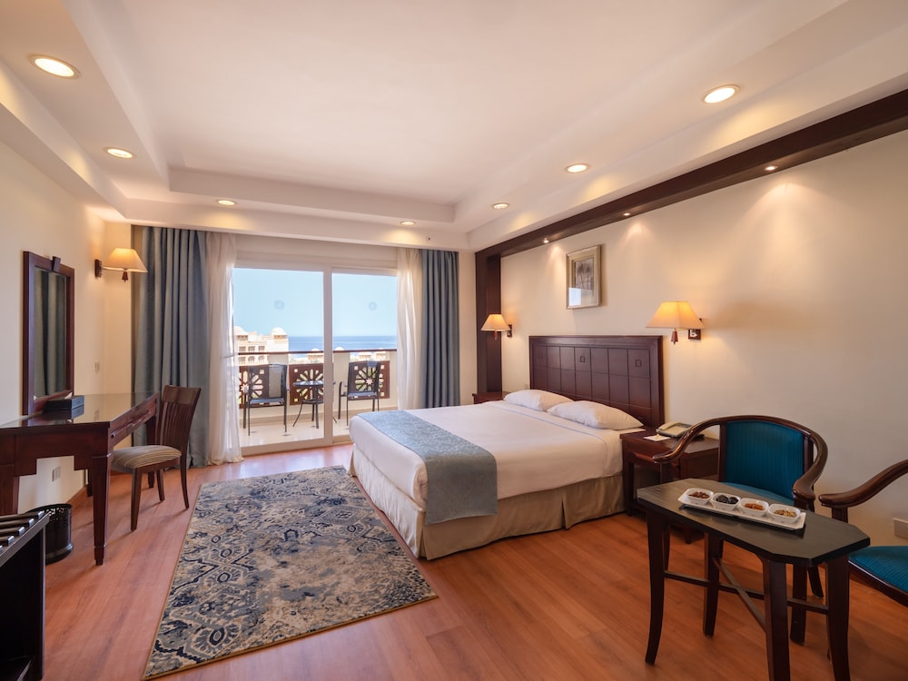 SRNTY Sea Reef - Ex Serenity Alpha Beach — Hotel rooms in Makadi Bay, Red Sea