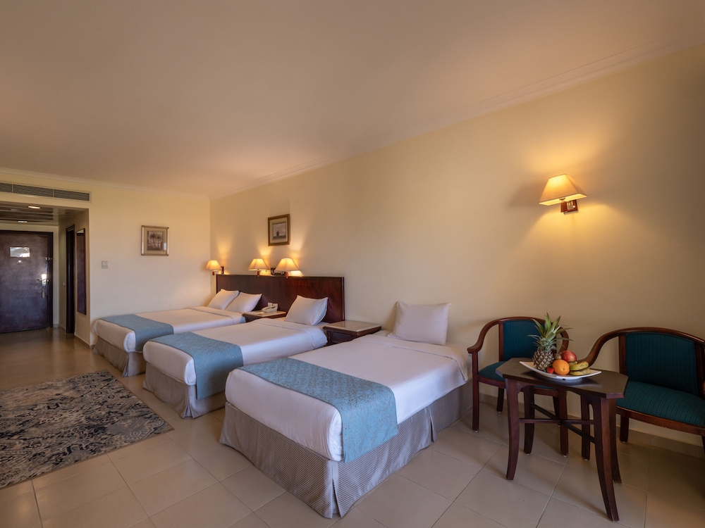 SRNTY Sea Reef - Ex Serenity Alpha Beach — Hotel rooms in Makadi Bay, Red Sea