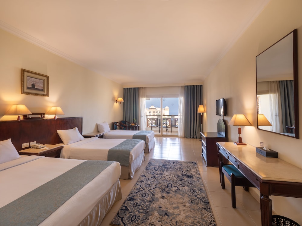 SRNTY Sea Reef - Ex Serenity Alpha Beach — Hotel rooms in Makadi Bay, Red Sea