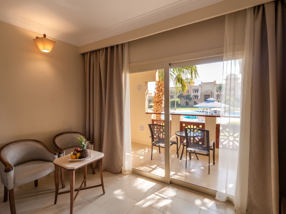SRNTY Sea Reef - Ex Serenity Alpha Beach — Hotel rooms in Makadi Bay, Red Sea