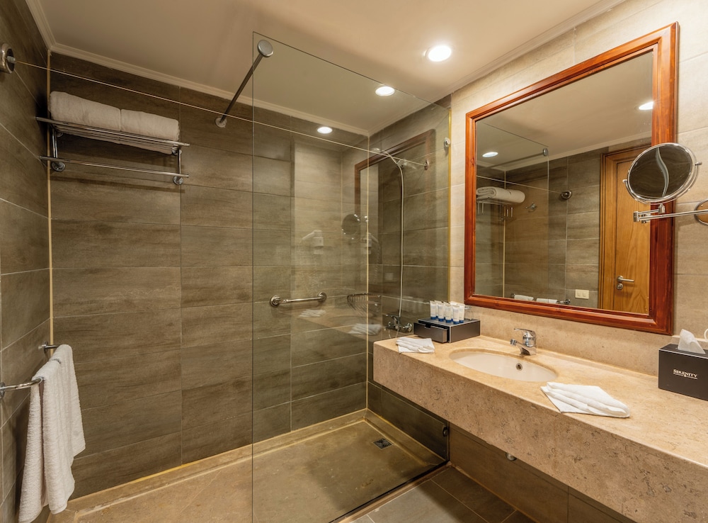 SRNTY Sea Reef - Ex Serenity Alpha Beach — Hotel rooms in Makadi Bay, Red Sea