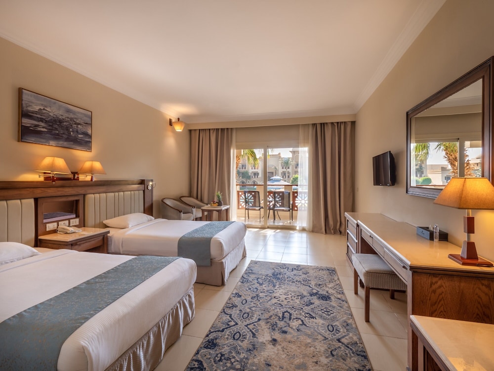 SRNTY Sea Reef - Ex Serenity Alpha Beach — Hotel rooms in Makadi Bay, Red Sea