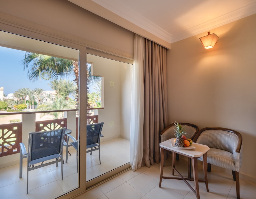 SRNTY Sea Reef - Ex Serenity Alpha Beach — Hotel rooms in Makadi Bay, Red Sea