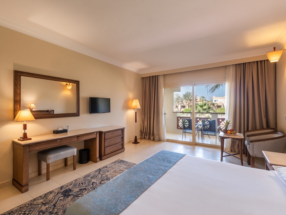 SRNTY Sea Reef - Ex Serenity Alpha Beach — Hotel rooms in Makadi Bay, Red Sea