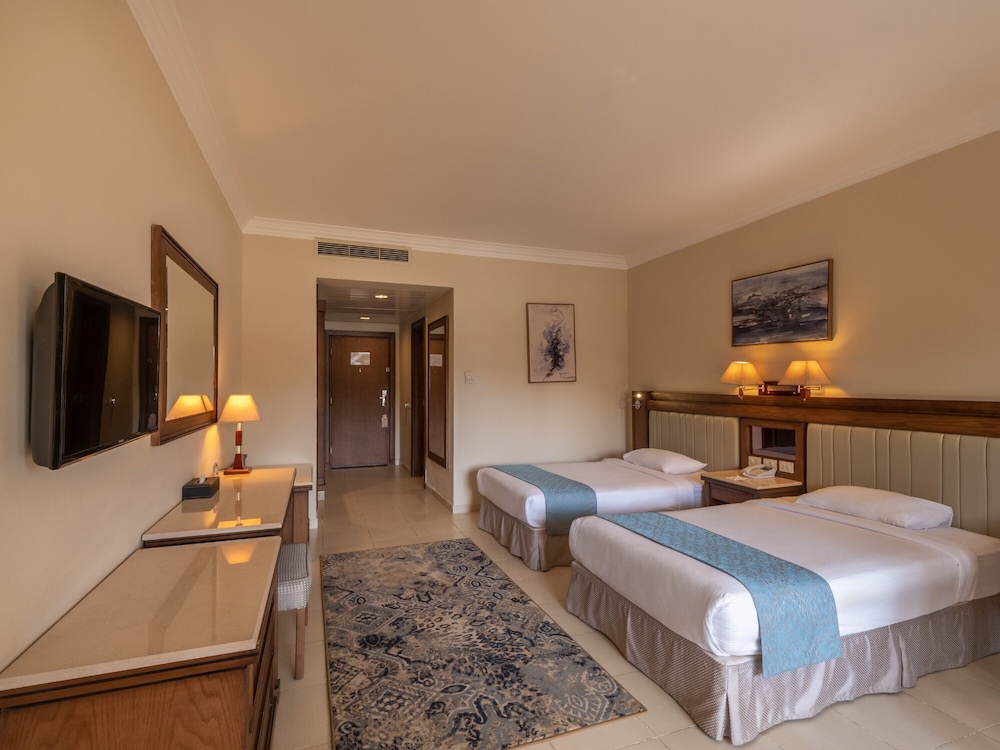 SRNTY Sea Reef - Ex Serenity Alpha Beach — Hotel rooms in Makadi Bay, Red Sea