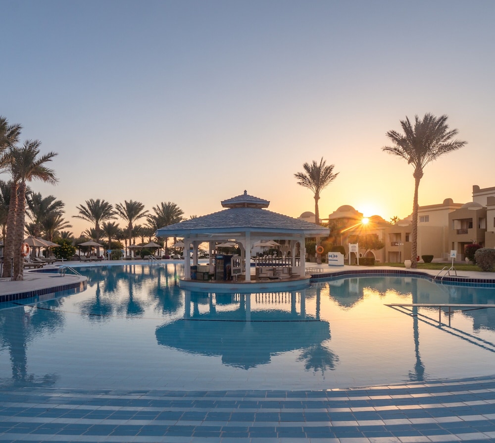 SRNTY Sea Reef - Ex Serenity Alpha Beach — Swimming pool in Makadi Bay, Red Sea