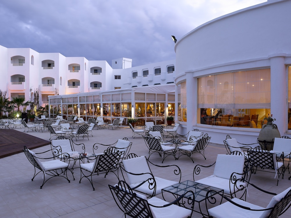 Thalassa Mahdia — Hotel building in Mahdia, Mahdia