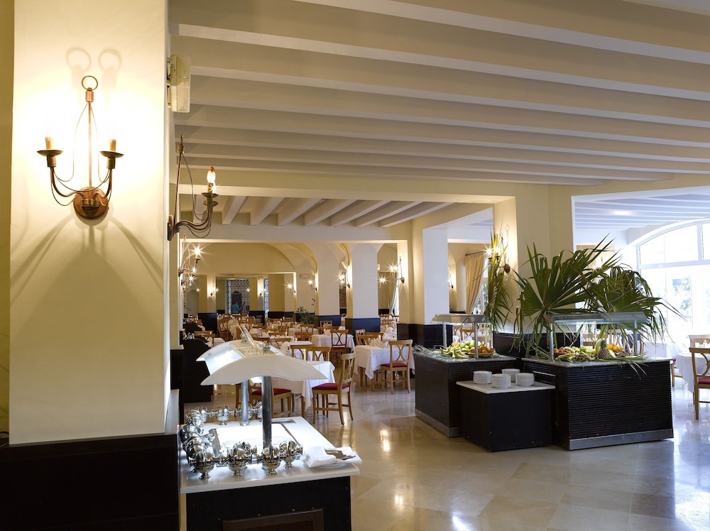 Thalassa Mahdia — Restaurant & bars in Mahdia, Mahdia