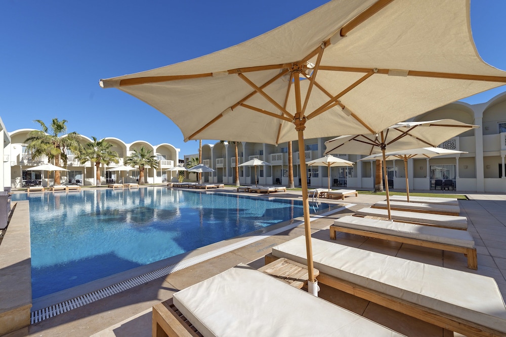 Reef Oasis Beach Aqua Park Resort — Swimming pool in Sharm El Sheikh, Red Sea