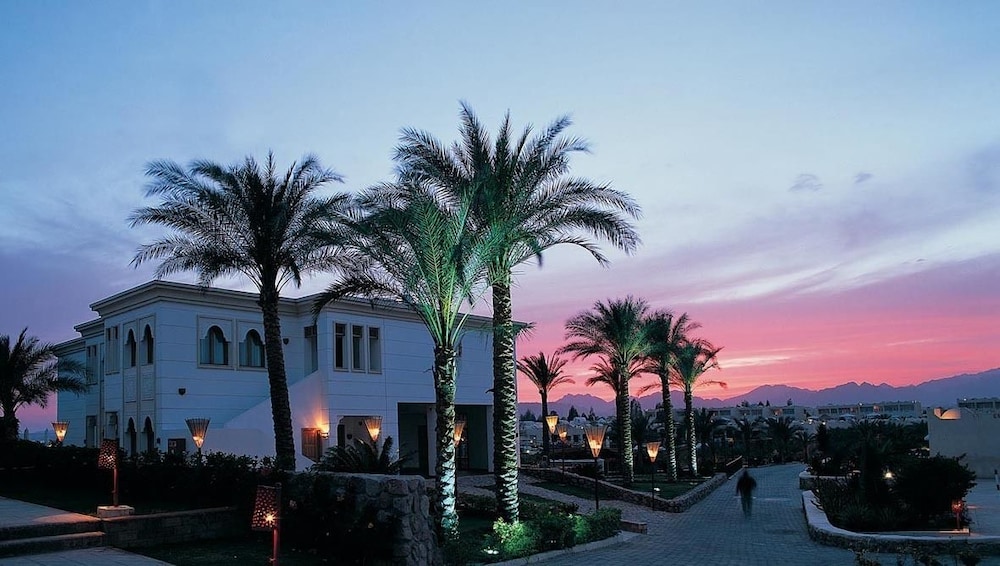 Reef Oasis Beach Aqua Park Resort — Hotel building in Sharm El Sheikh, Red Sea
