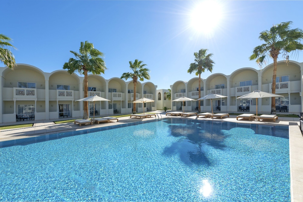 Reef Oasis Beach Aqua Park Resort — Swimming pool in Sharm El Sheikh, Red Sea