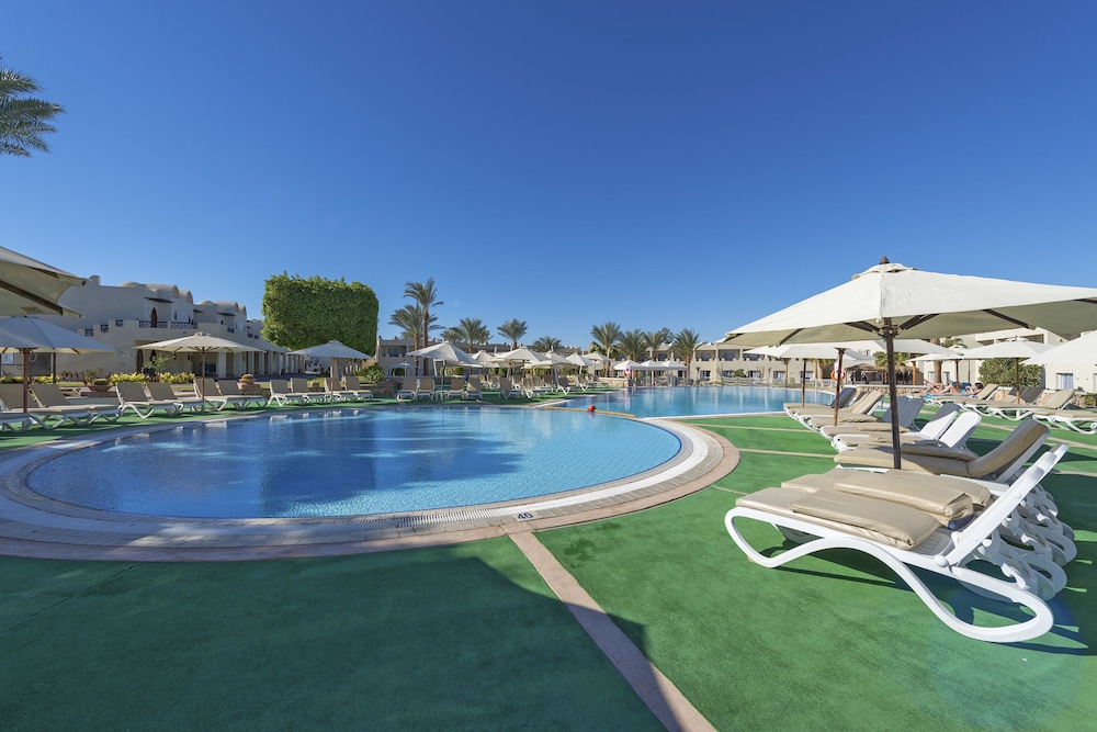 Reef Oasis Beach Aqua Park Resort — Swimming pool in Sharm El Sheikh, Red Sea