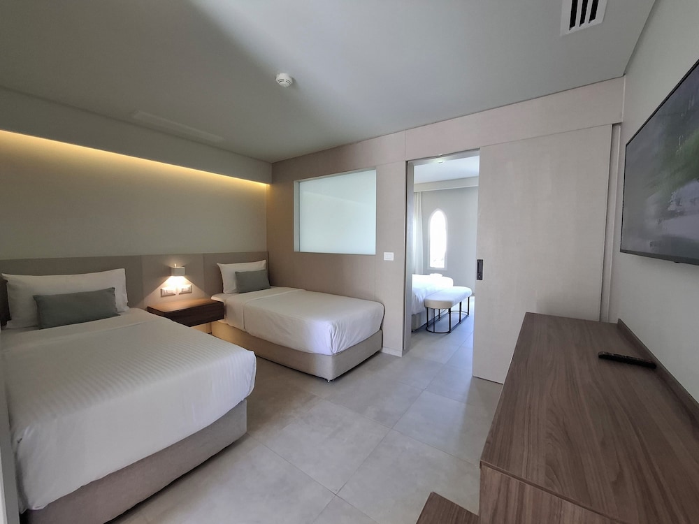 Reef Oasis Beach Aqua Park Resort — Hotel rooms in Sharm El Sheikh, Red Sea