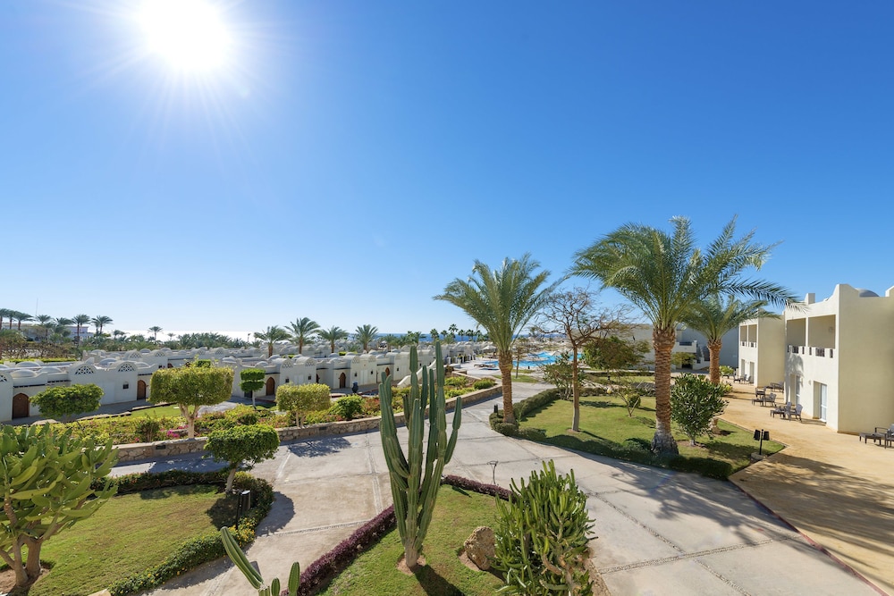 Reef Oasis Beach Aqua Park Resort — Hotel building in Sharm El Sheikh, Red Sea