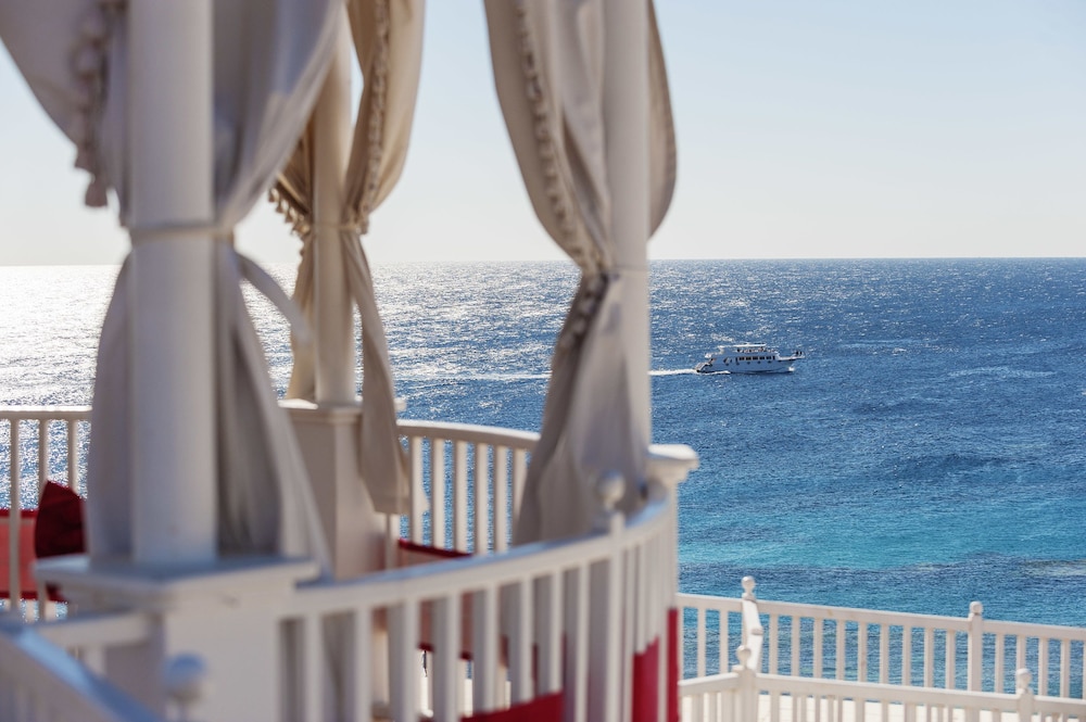 Reef Oasis Beach Aqua Park Resort — Hotel rooms in Sharm El Sheikh, Red Sea