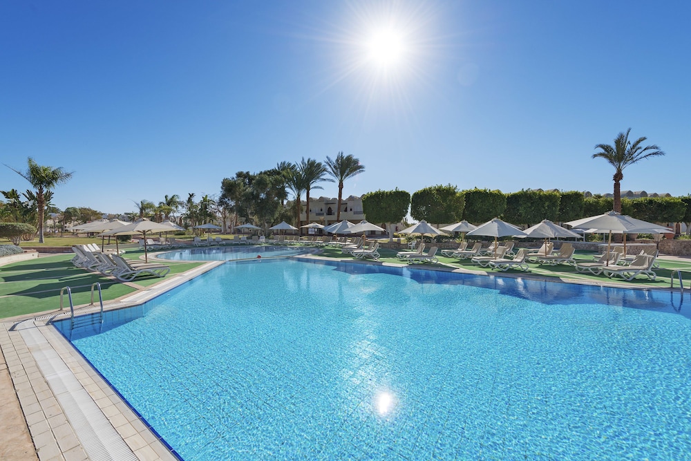 Reef Oasis Beach Aqua Park Resort — Swimming pool in Sharm El Sheikh, Red Sea