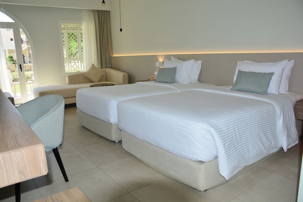 Reef Oasis Beach Aqua Park Resort — Hotel rooms in Sharm El Sheikh, Red Sea