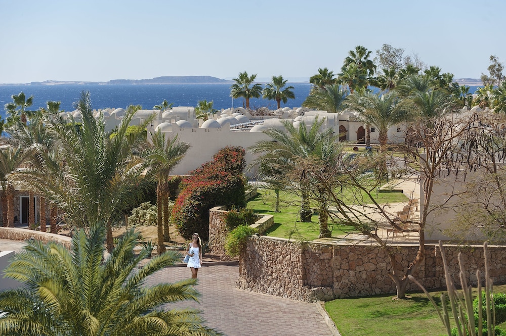Reef Oasis Beach Aqua Park Resort — Hotel building in Sharm El Sheikh, Red Sea