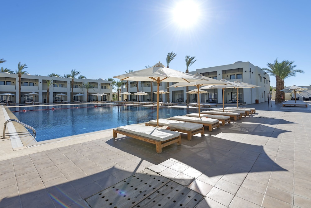 Reef Oasis Beach Aqua Park Resort — Swimming pool in Sharm El Sheikh, Red Sea