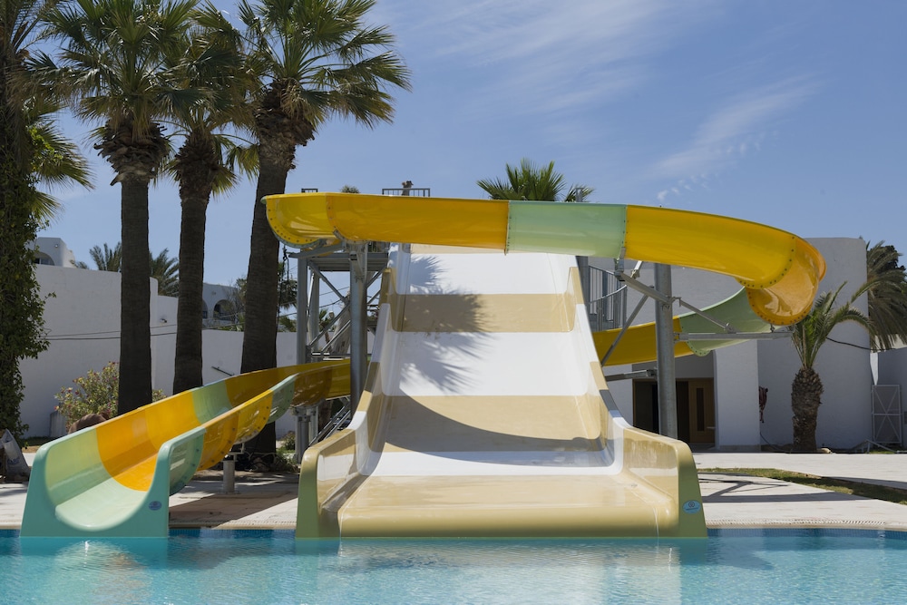 Hotel Tour Khalef — Swimming pool in Sousse, Sousse