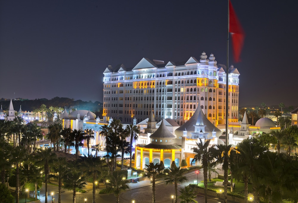 Kamelya Fulya Hotel - All inclusive — Hotel building in Side