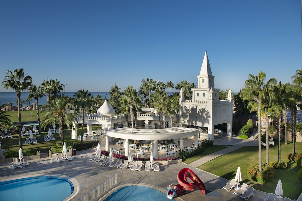 Kamelya Fulya Hotel - All inclusive — Hotel building in Side
