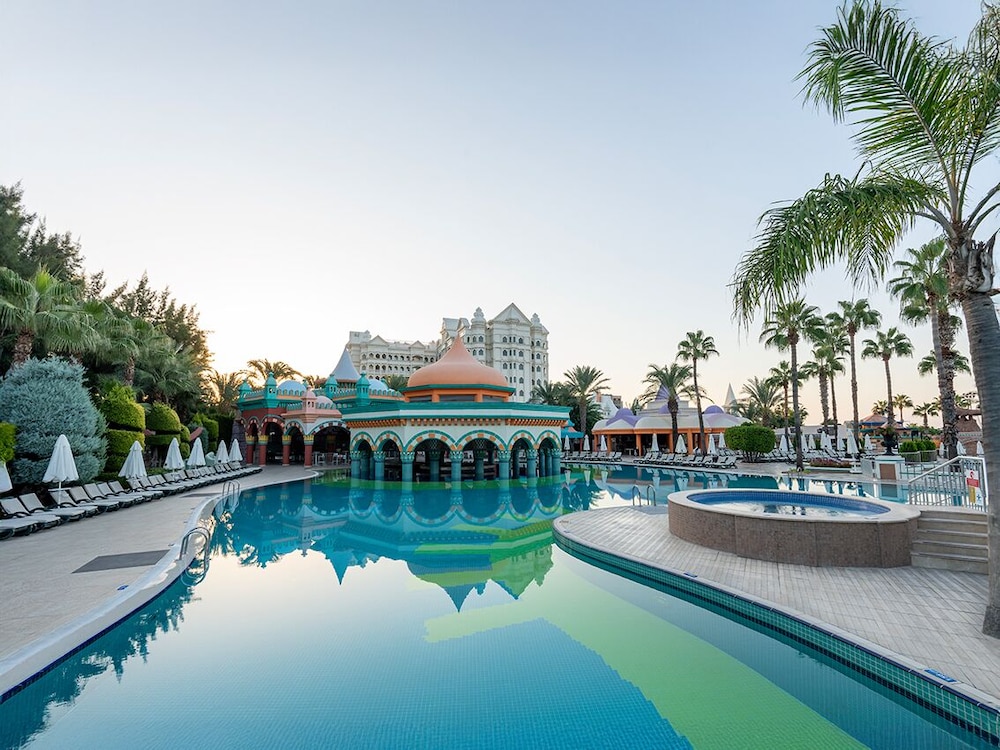 Kamelya Fulya Hotel - All inclusive — Hotel building in Side