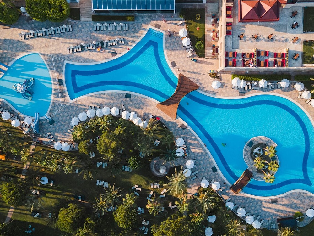 Kamelya Selin Hotel Luxury Resort & SPA — Swimming pool in Side