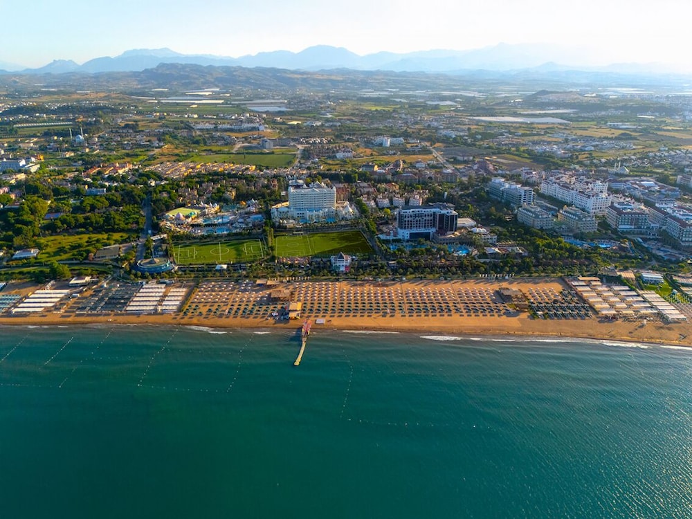 Kamelya Selin Hotel Luxury Resort & SPA — Beach in Side