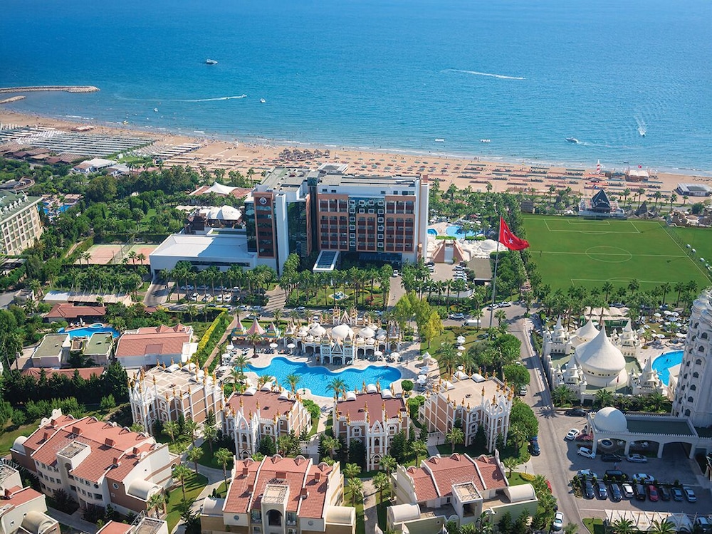 Kamelya Selin Hotel Luxury Resort & SPA — Hotel building in Side