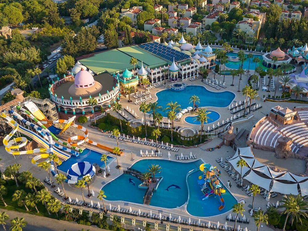 Kamelya Selin Hotel Luxury Resort & SPA — Swimming pool in Side