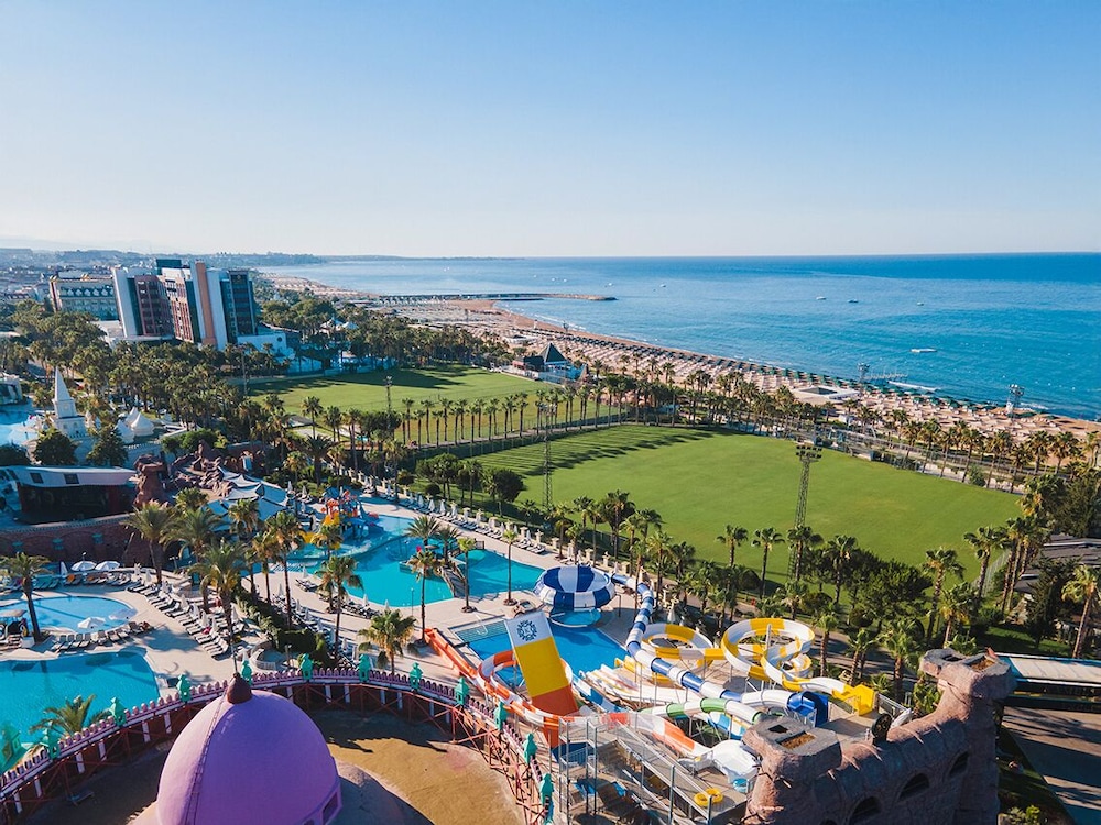 Kamelya Selin Hotel Luxury Resort & SPA — Beach in Side
