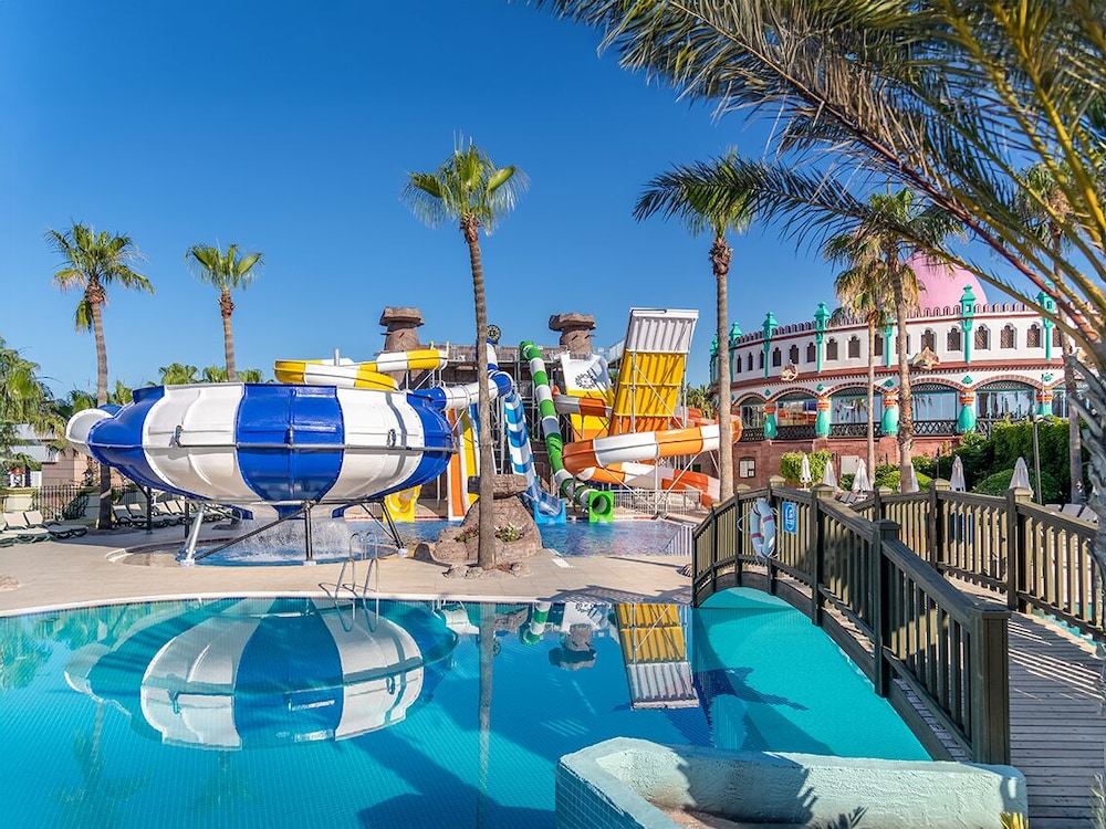 Kamelya Selin Hotel Luxury Resort & SPA — Swimming pool in Side