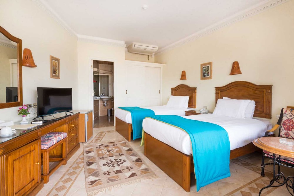Shams Safaga Resort - All inclusive — Hotel rooms in Safaga, Red Sea