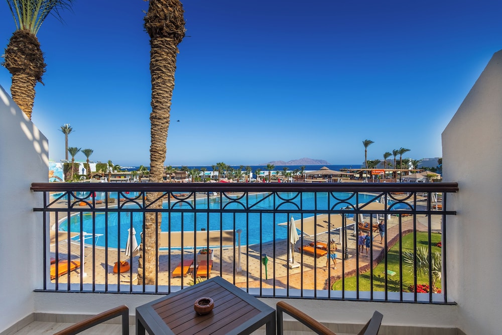 Sultan Gardens Resort — Swimming pool in Sharm El Sheikh, Red Sea