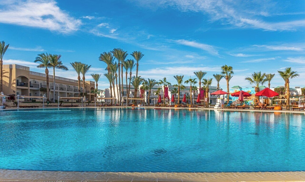 Sultan Gardens Resort — Swimming pool in Sharm El Sheikh, Red Sea