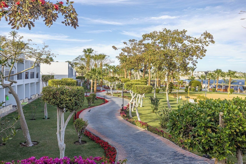 Sultan Gardens Resort — Hotel building in Sharm El Sheikh, Red Sea