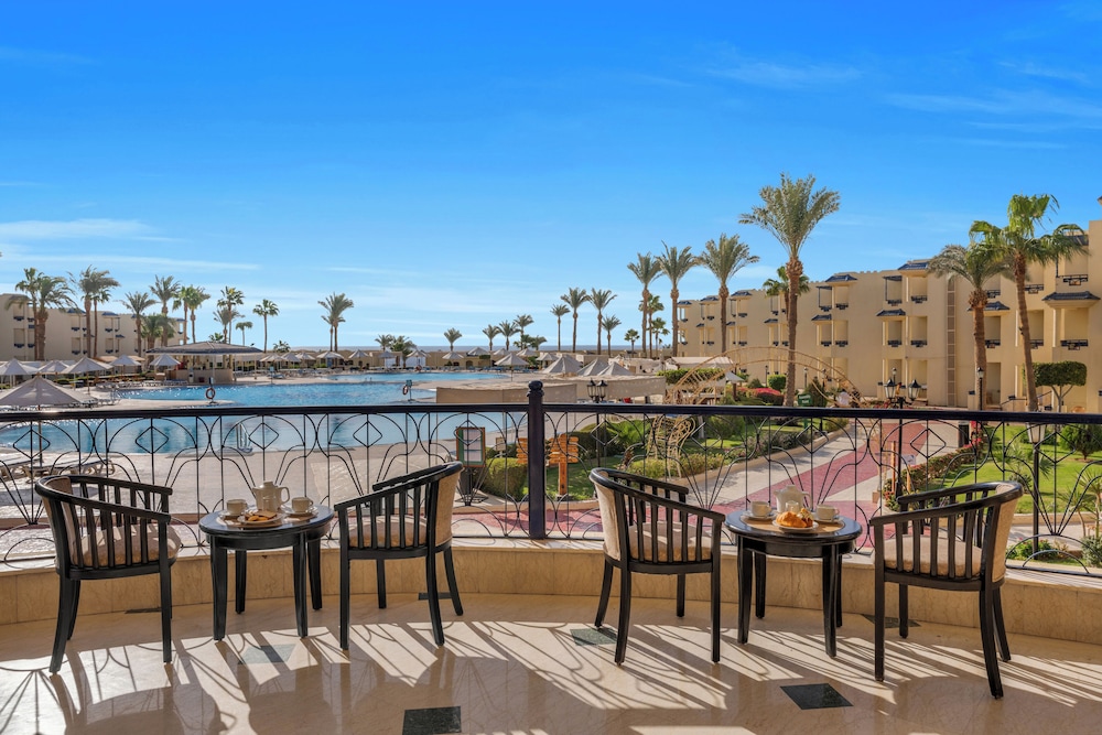 Grand Oasis Resort — Swimming pool in Sharm El Sheikh, Red Sea