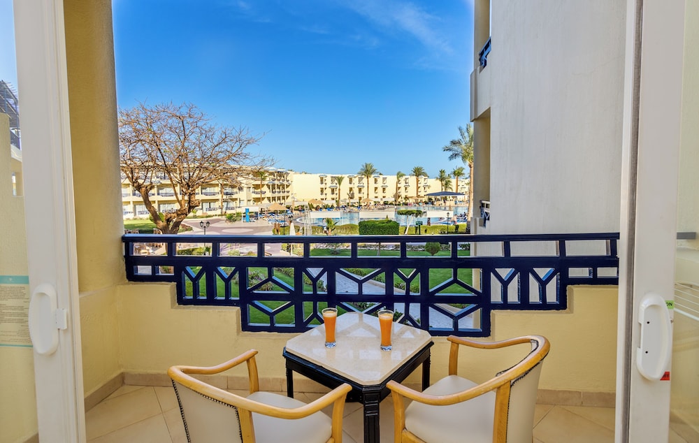 Grand Oasis Resort — Hotel rooms in Sharm El Sheikh, Red Sea