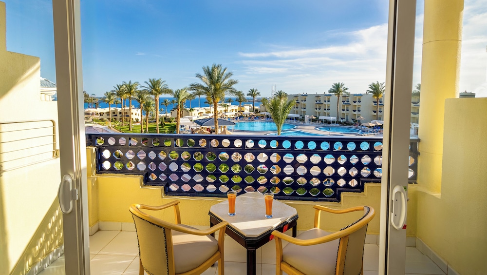 Grand Oasis Resort — Swimming pool in Sharm El Sheikh, Red Sea