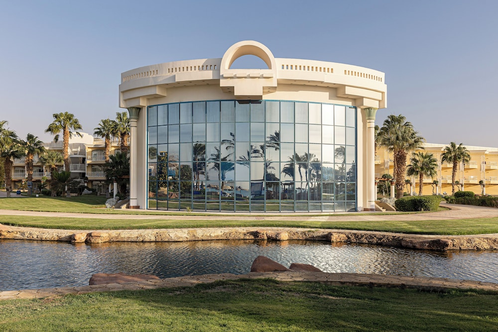 Palm Royale Resort - Soma Bay — Hotel building in Soma Bay, Red Sea