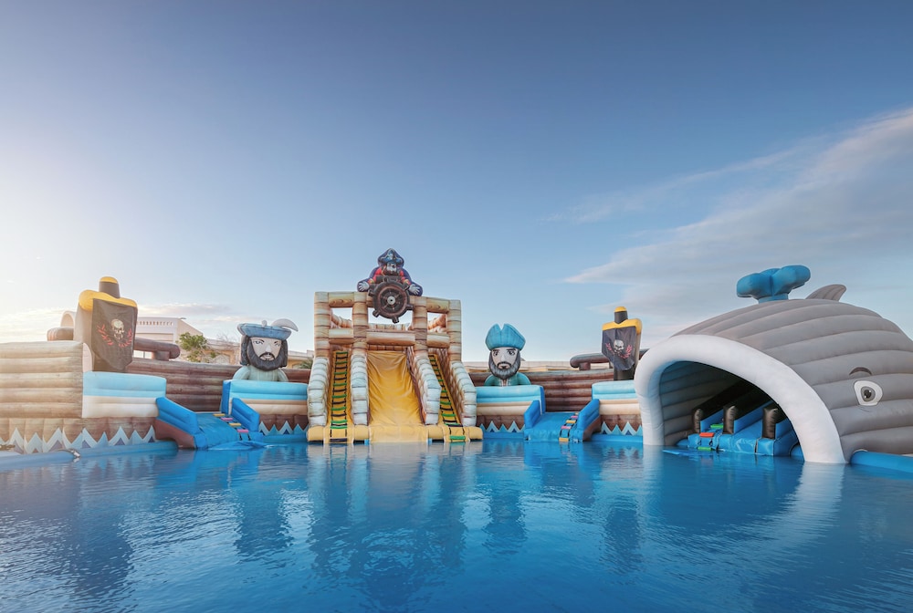 Palm Royale Resort - Soma Bay — Swimming pool in Soma Bay, Red Sea