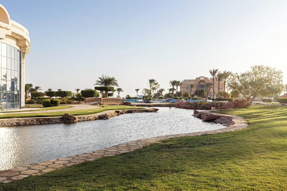 Palm Royale Resort - Soma Bay — Swimming pool in Soma Bay, Red Sea
