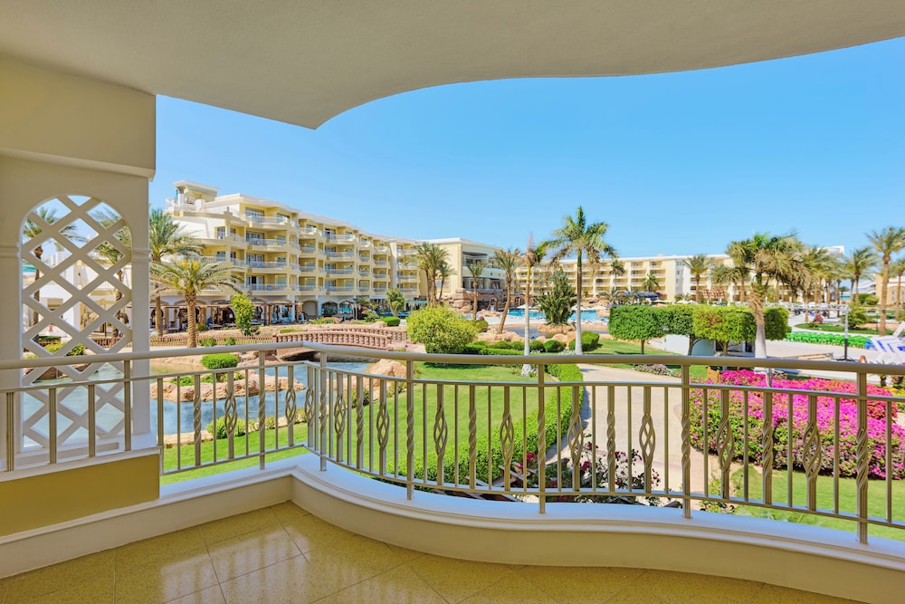 Palm Royale Resort - Soma Bay — Hotel building in Soma Bay, Red Sea